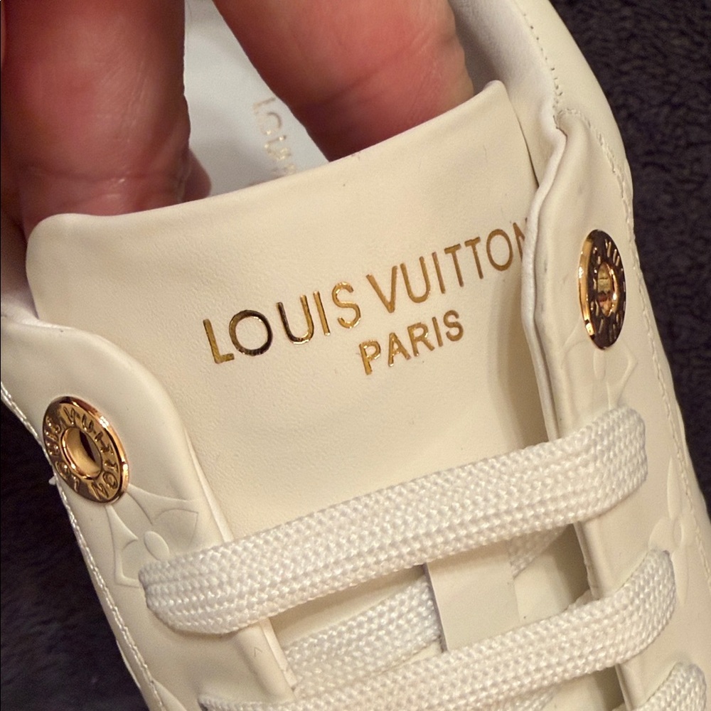 Louis Vuitton Cream Sneakers with Brown Details - Picture 8 of 13